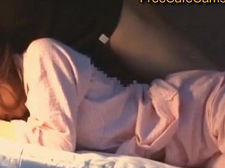 niegrzeczny japońskie oszustwo podczas śpi dziewczyną