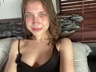 Sexo muy aventurado con A Petite Cutie - 4K 60FPS chica selfie
