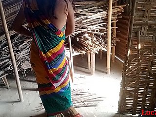 Desi Indian Village Bhabi baise en plein air avec petit ami (Vidéo officielle de localsex31)