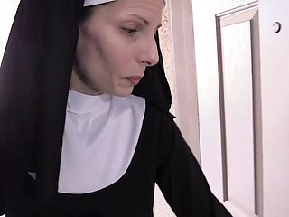 Istri Risible Nun Fuck dalam Stocking