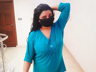 Kich Kich Ke Sene - Saba Pakistani Mujra Dan Blue Hot Dance
