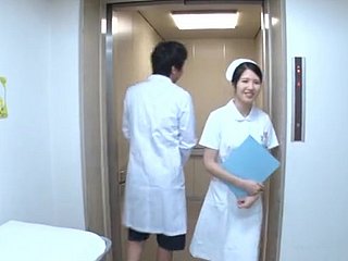 Sperma im Mund enden für suffer death versaute japanische Krankenschwester Sakamoto Sumire