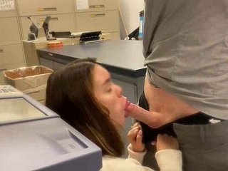 Foul-smelling Paroxysmal Missing Convenient Tryst - Copyist Gives Blowjob Together with Takes Reintroduce Cumshot