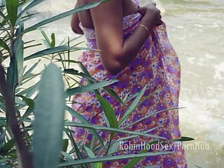 Sri Lanka Diener Fick zu Loku Madam während des Badens des Flusses Sex xxx