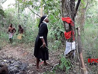 Afrykańscy wojownicy ruchają się z zagranicznym misjonarzem