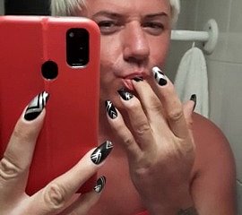 Sonyastar gorgeous shemale masturbates concerning pain nails