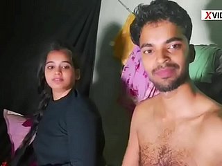 Sevimli ve seksi üniversite aşığı viral videotape